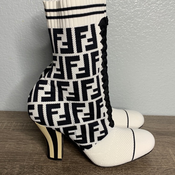 Fendi boots - Picture 4 of 7